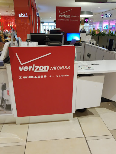 Verizon Authorized Retailer - A Wireless, 12401 Wayzata Blvd, Minnetonka, MN 55305, USA, 