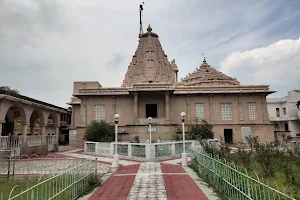 Pawapuri Gaon Vardhman Mahavir Swetamber Jain Mandir image