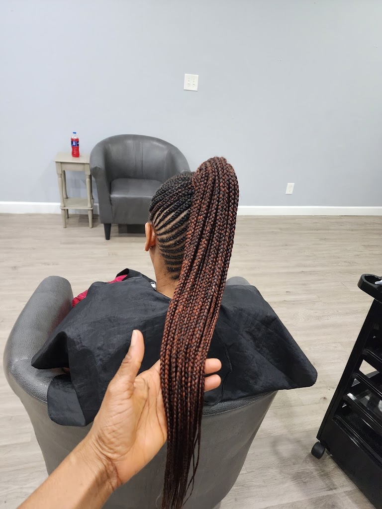 Dee African braiding salon 44137