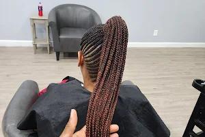 Dee African braiding salon image