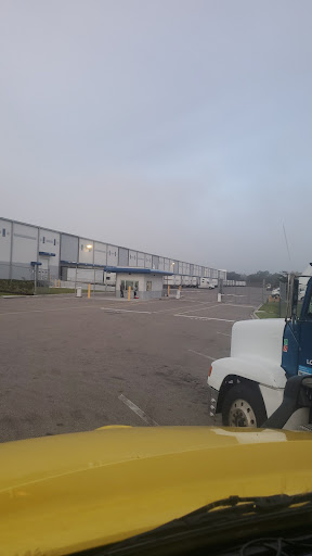 Electronics Store «BEST BUY DISTRIBUTION CENTER», reviews and photos, 2314 Waverly Barn Rd, Davenport, FL 33897, USA