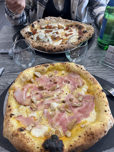 NOUS PIZZA & RESTAURANT in San Prisco, Provincia di Caserta