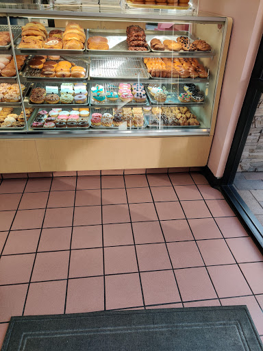 Donut Shop «Luvn Donuts», reviews and photos, 1421 W MacArthur Blvd # D, Santa Ana, CA 92704, USA