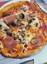 Plats et boissons du Restaurant italien Pizza Roma à Montrouge - n°2