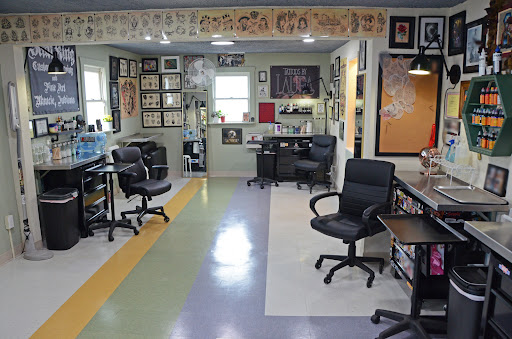 Explore rip mom tattoo ideas, creative tattoo ideas in Muncie, available at Fox & Sparrow Tattoo