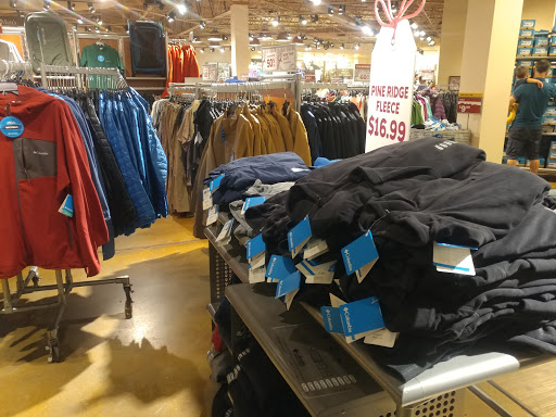 Sportswear Store «Columbia Sportswear Outlet Store - Prime Outlets in Ellenton», reviews and photos, 5661 Factory Shops Blvd #470, Ellenton, FL 34222, USA