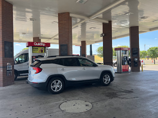 Gas Station «QuikTrip», reviews and photos, 5400 S Interstate 35 East Service Rd, Waxahachie, TX 75165, USA