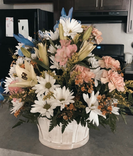 Florist «Lakeside Florist», reviews and photos, 744 Capital Ave SW, Battle Creek, MI 49015, USA