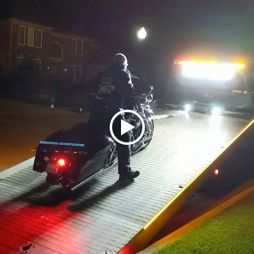 Towing Service «Rex Auto Body and 24/7 Towing», reviews and photos, 4910 W Elm St, McHenry, IL 60050, USA