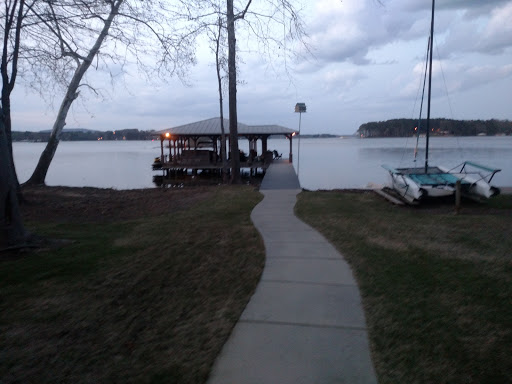 Liquor Store «ABC Store», reviews and photos, 3305 S Broad St, Scottsboro, AL 35769, USA