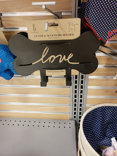 Pet Supply Store «PetSmart», reviews and photos, 4731 Commercial Dr, New Hartford, NY 13413, USA