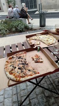 Plats et boissons du Pizzas à emporter Pizzeria Chez Alex à Les Vans - n°2