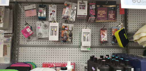 Home Goods Store «Tuesday Morning», reviews and photos, 1750 E Belt Line Rd, Richardson, TX 75081, USA