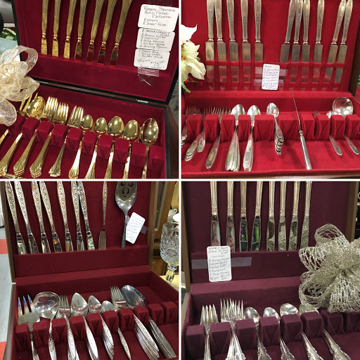 Thrift Store «Second Impressions Upscale Thrift Store», reviews and photos, 3750 S Westnedge Ave, Kalamazoo, MI 49008, USA