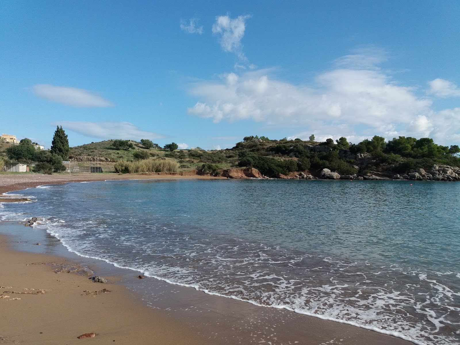 Photo de Petrothalassa beach partiellement zone de villégiature