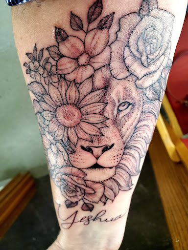 Tattoo Shop «Studio Ink Tattoos & Art Gallery», reviews and photos, 220 E Main St, Norman, OK 73069, USA