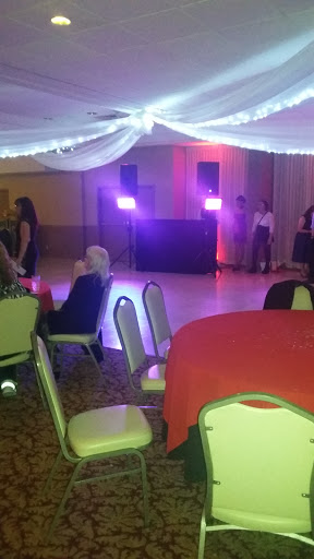 Country Club «Avon Oaks Country Club», reviews and photos, 32300 Detroit Rd, Avon, OH 44011, USA