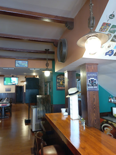 CAFETERíA Y BAR: LA CUEVA