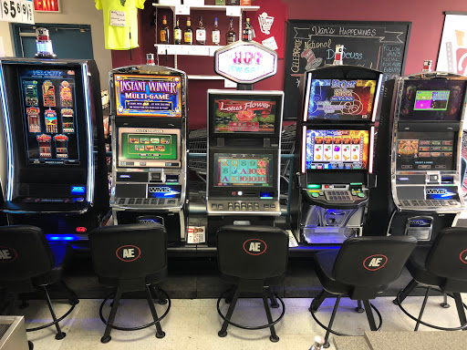 Beer Store «Vans Liquor Store», reviews and photos, 470 Sinsinawa Ave, East Dubuque, IL 61025, USA