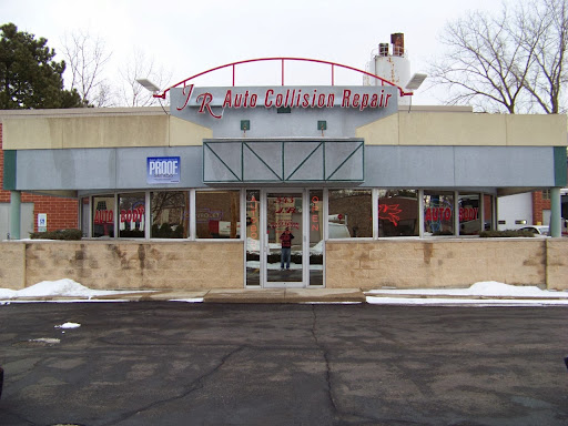 Auto Body Shop «J.R. Auto Collision Repair», reviews and photos, 543 N Arthur Ave, Arlington Heights, IL 60005, USA