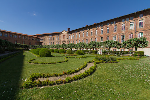 Public hospitals in Toulouse