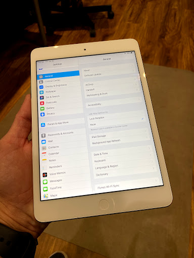 Electronics Repair Shop «Cellfone MD - cell phone repair», reviews and photos, 7637 N Milwaukee Ave, Niles, IL 60714, USA