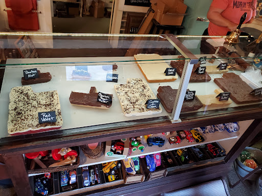 Gift Shop «Hitching Post Gifts & Old Str», reviews and photos, 15894 US-68, Benton, KY 42025, USA