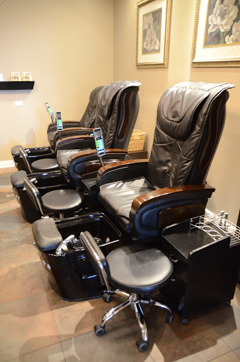 Beauty Salon «Divas Salon & Spa», reviews and photos, 707 W Jefferson St, Shorewood, IL 60404, USA