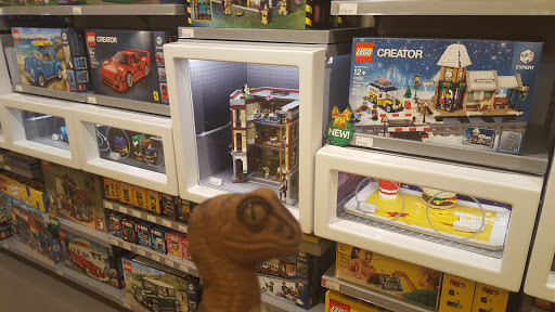 Shopping Mall «Beachwood Place», reviews and photos, 26300 Cedar Rd, Beachwood, OH 44122, USA