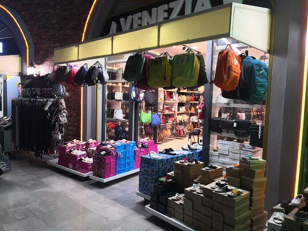 Venezia - bag shop