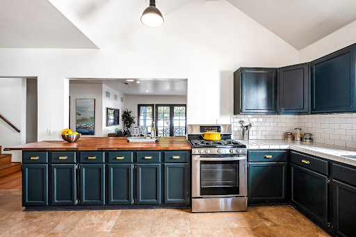 Elizabeth Marquart Real Estate EmissaryREMAX Estate Properties Lic 01344207 image