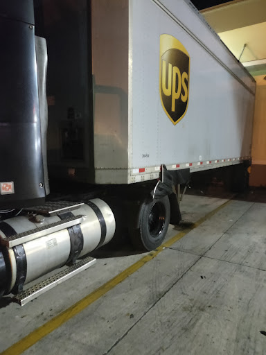 Logistics Service «UPS Customer Center», reviews and photos, 3101 N 29th Ave, Hollywood, FL 33020, USA