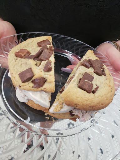 Ice Cream Shop «Sloan’s», reviews and photos, 112 Commercial Blvd, Lauderdale-By-The-Sea, FL 33308, USA