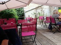 Atmosphère du Restaurant français La Table Verte à Genainville - n°1