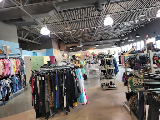 Thrift Store «Good Threads Goodwill Boutique», reviews and photos, 7366 N Oracle Rd #190, Tucson, AZ 85704, USA