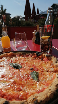 Pizza du Restaurant italien AMORE HIBOU - MEGEVE - n°6