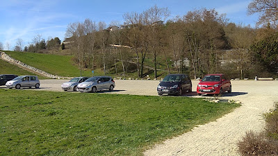 Parking lac de la Thésauque à Montgeard