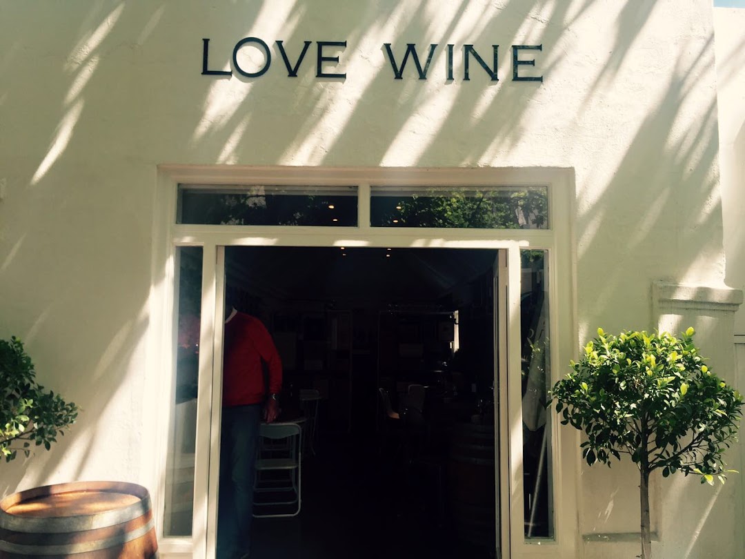 Love Wine Studio