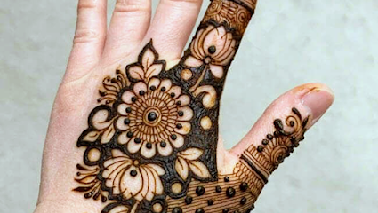 Indian henna artist