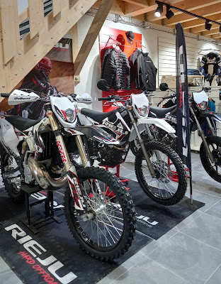 MOTO MAICHE kawasaki, RIEJU, CFMOTO , TGB, SYM , motos quad et Scooter , entretien , vente ,équipements du motard à Maîche