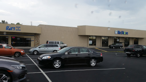 Thrift Store «Knoxville Habitat For Humanity ReStore», reviews and photos, 1511 Downtown W Blvd, Knoxville, TN 37919, USA