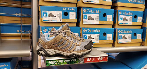 Sportswear Store «Columbia Sportswear Outlet», reviews and photos, 6800 Oxon Hill Rd #600, Oxon Hill, MD 20745, USA