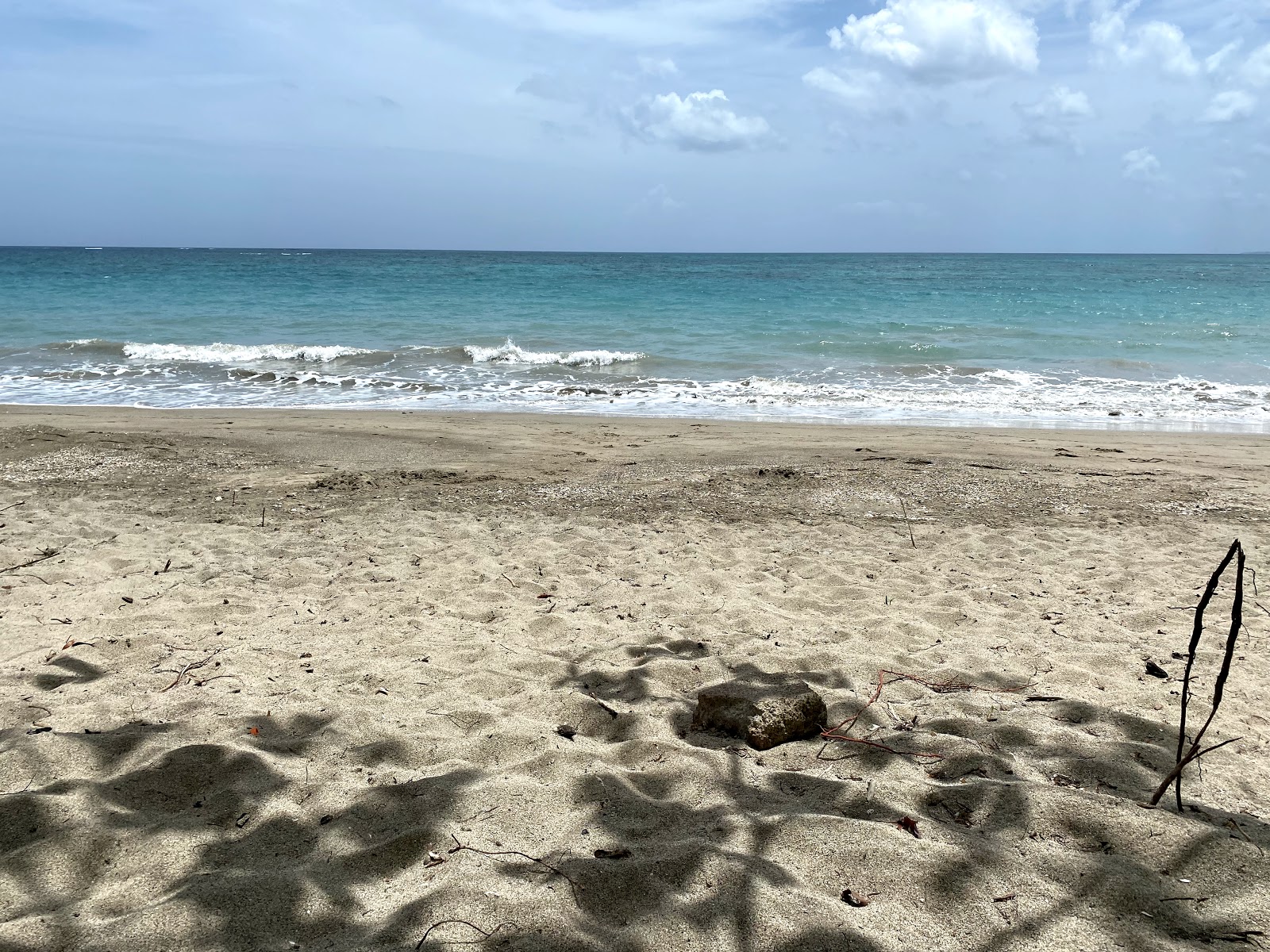 Foto de Playa Rio Piedra com água turquesa superfície