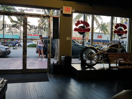 Tattoo Shop «Love Hate Tattoo Studio», reviews and photos, 1360 Washington Ave, Miami Beach, FL 33139, USA