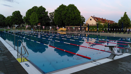 Hallen- und Freibad Geiselweid