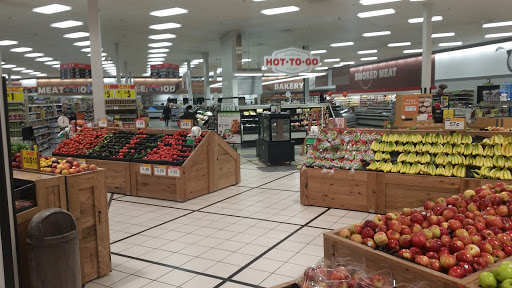 Grocery Store «Schnucks», reviews and photos, 200 N Vine St, Urbana, IL 61802, USA