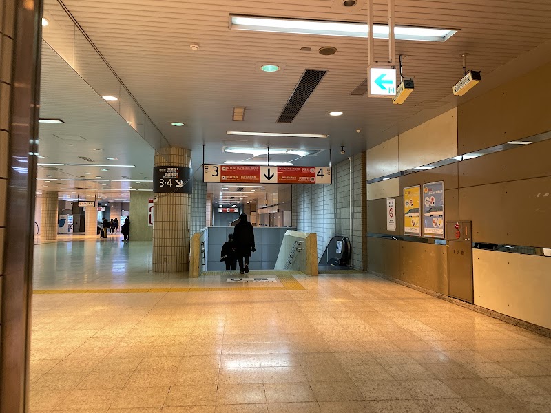 JR京葉線 東京駅
