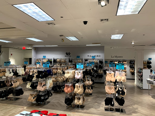 Department Store «Lord & Taylor», reviews and photos, 760 Boylston St, Boston, MA 02199, USA