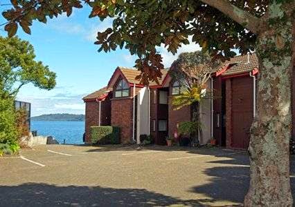 303 Lake Terrace, Two Mile Bay, Taupō 3330, New Zealand