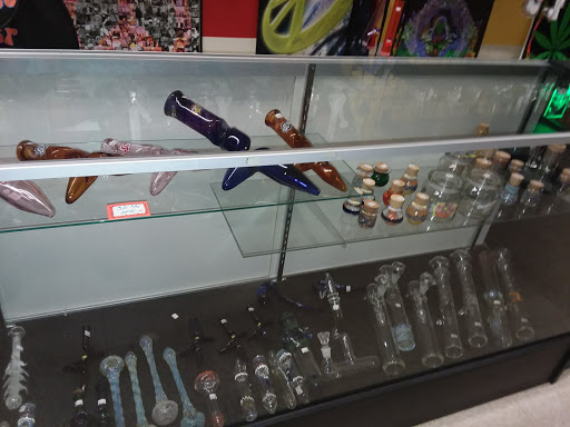 Tobacco Shop «Smokeez Smoke Shop», reviews and photos, 1911 Westminster St, Providence, RI 02909, USA